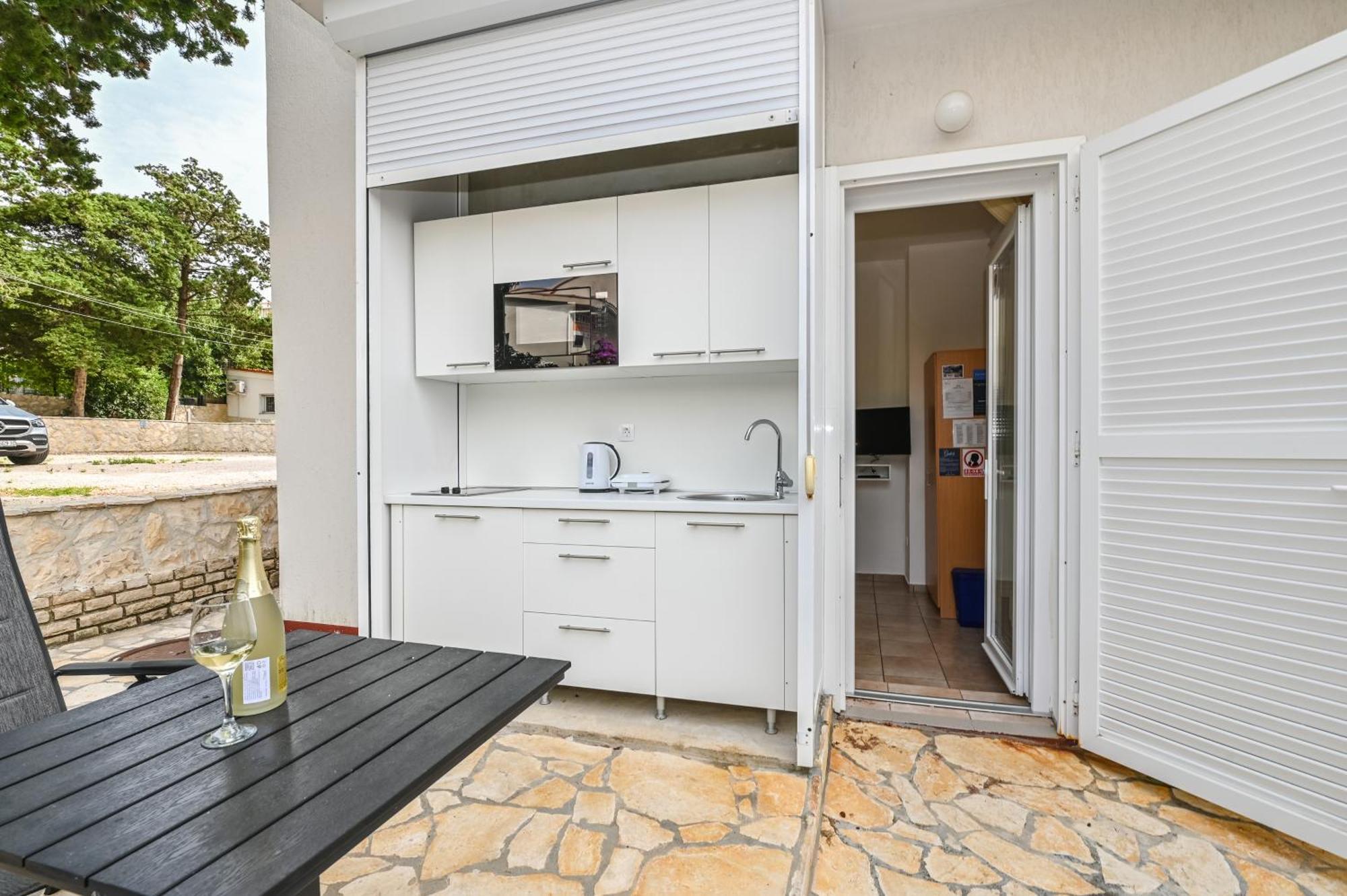 Seagull Pool Apartments & Studios Novalja Extérieur photo