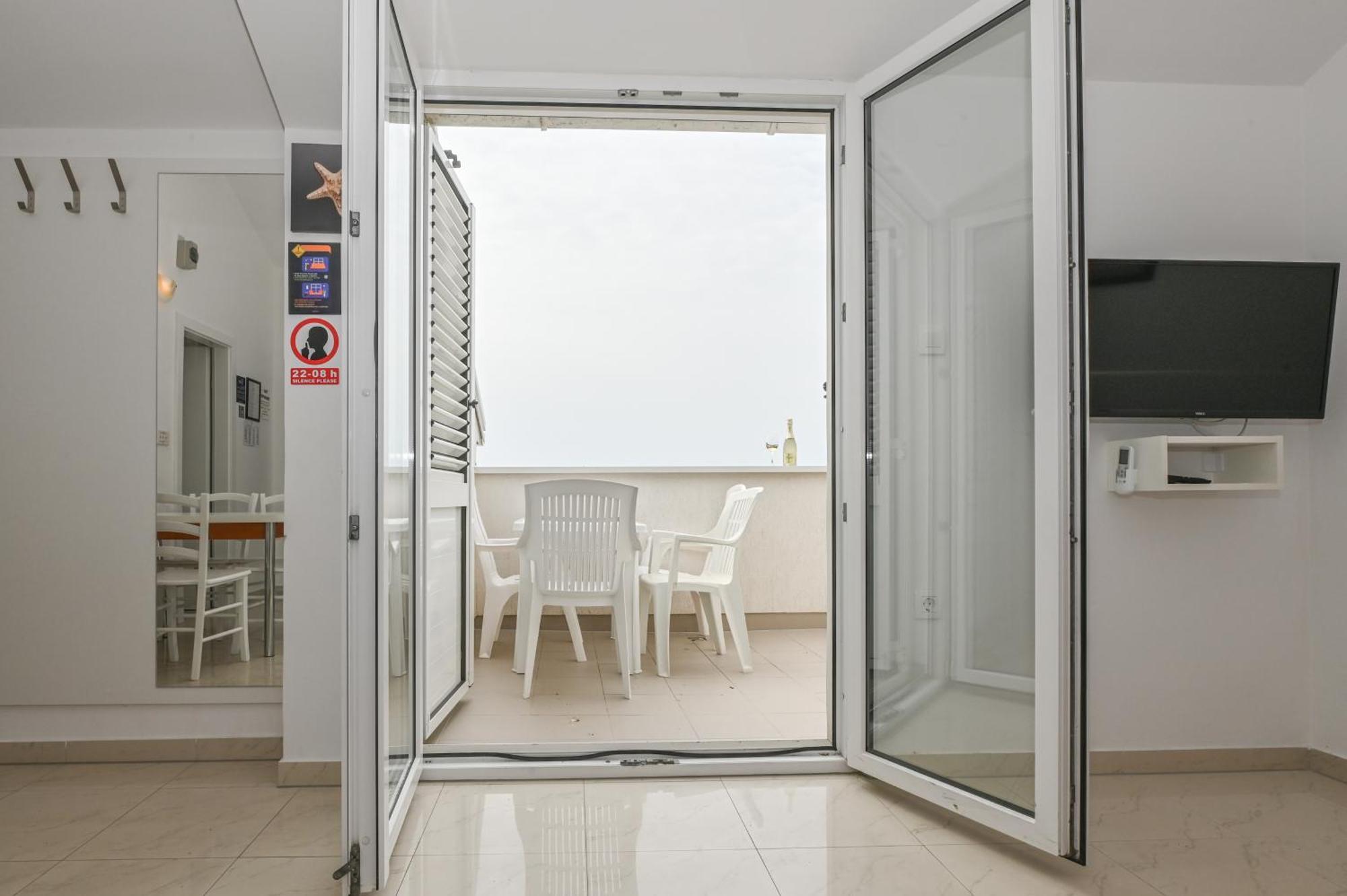 Seagull Pool Apartments & Studios Novalja Extérieur photo