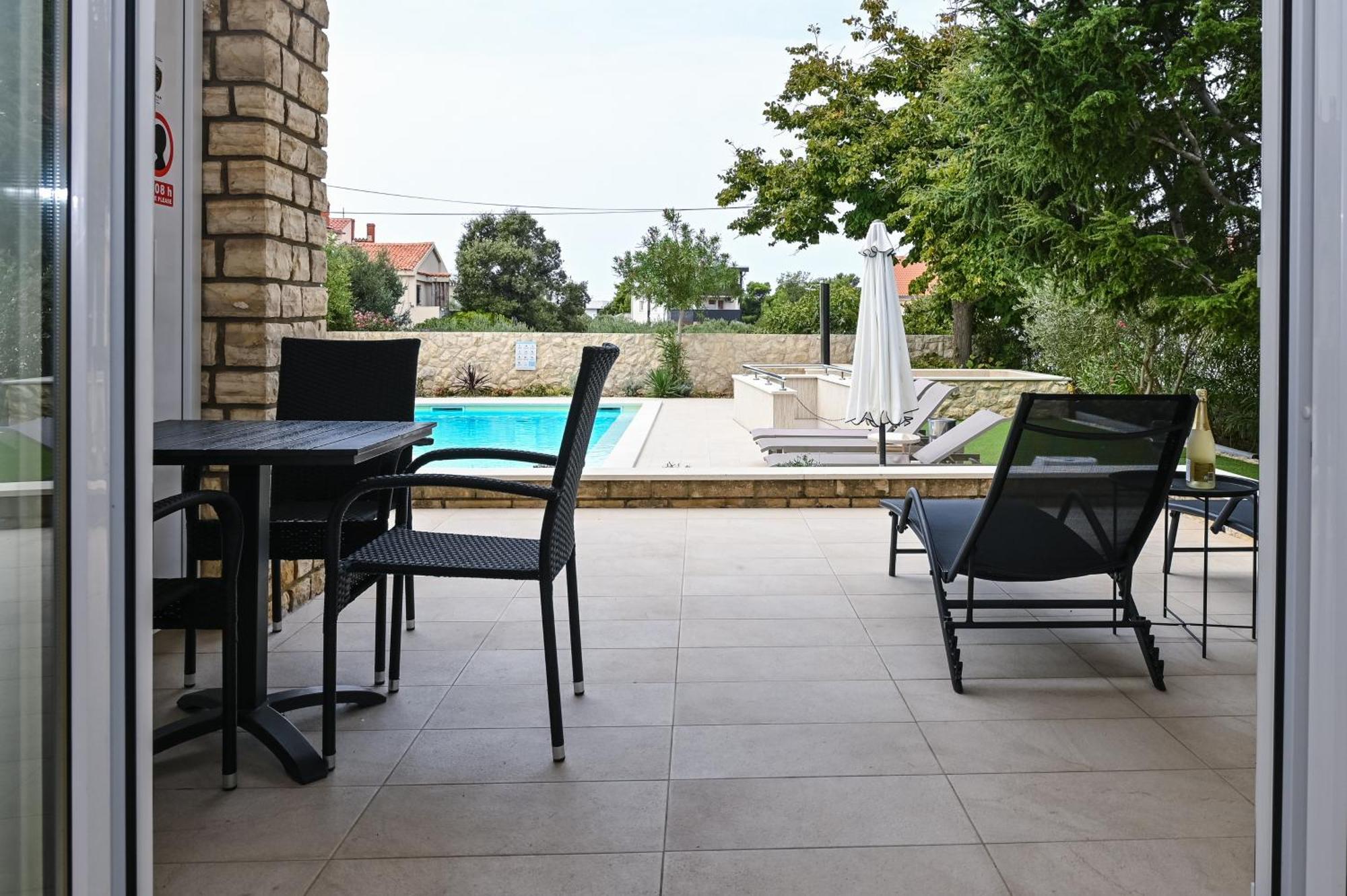 Seagull Pool Apartments & Studios Novalja Extérieur photo