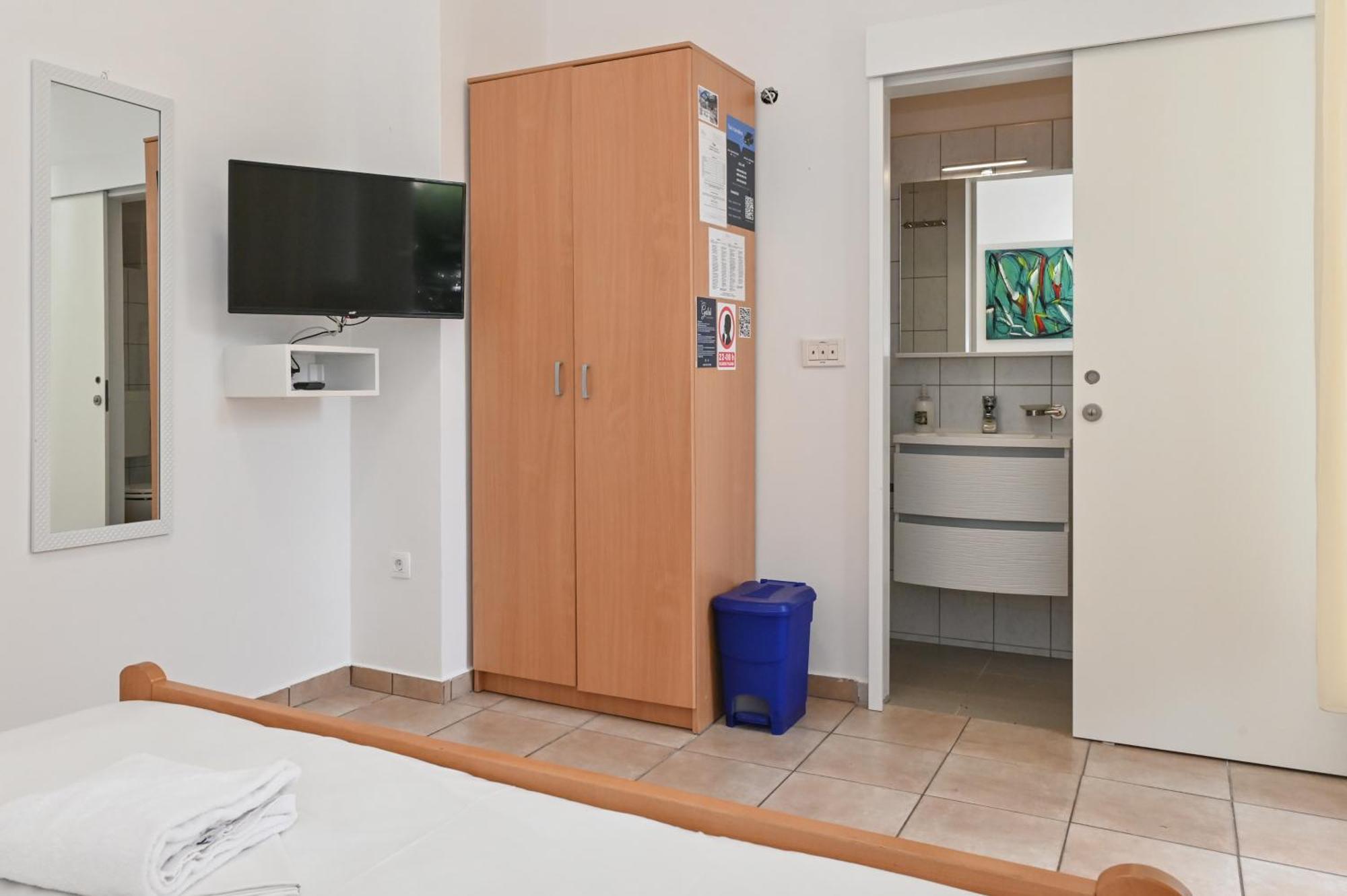 Seagull Pool Apartments & Studios Novalja Chambre photo