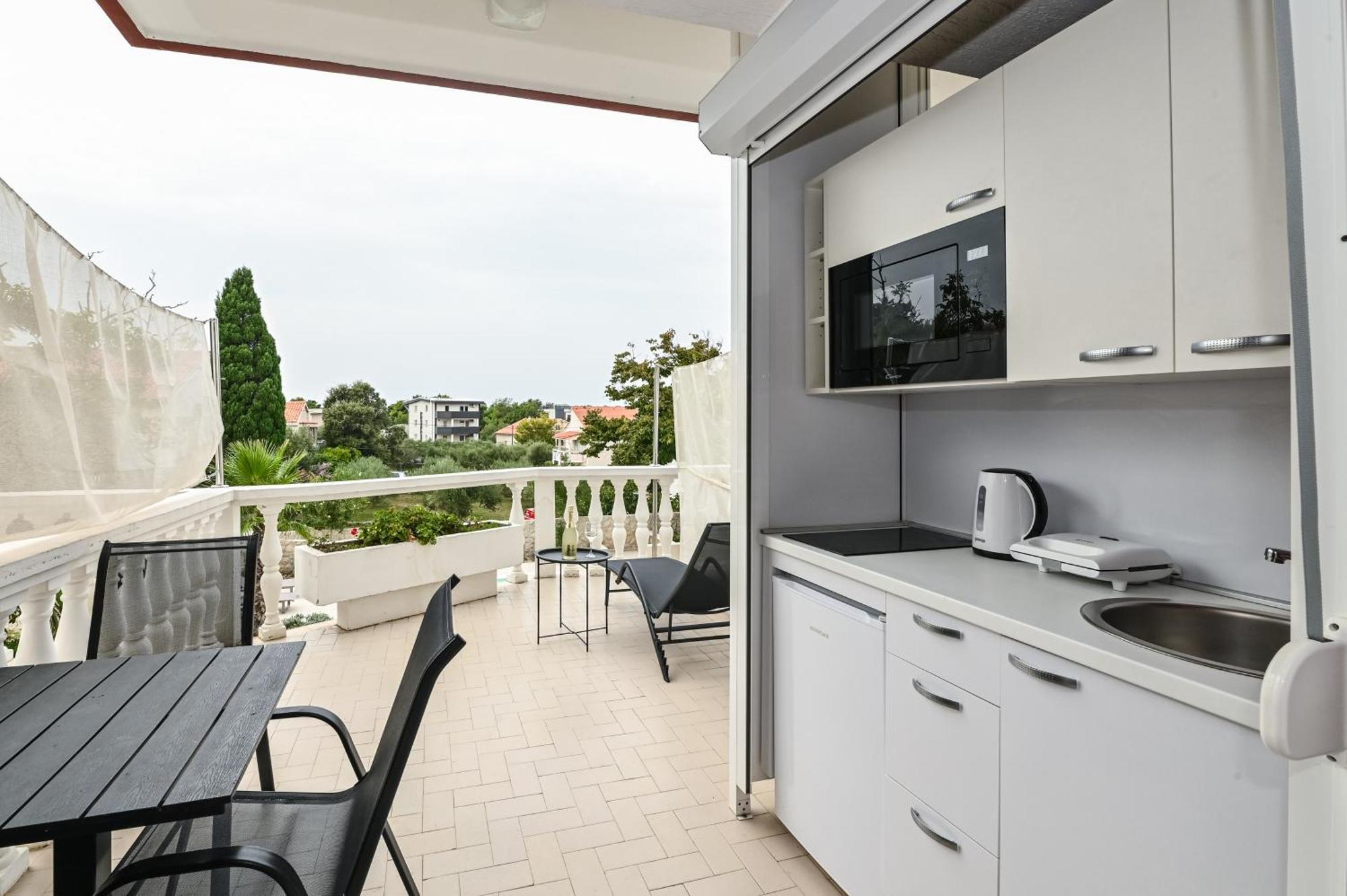 Seagull Pool Apartments & Studios Novalja Chambre photo