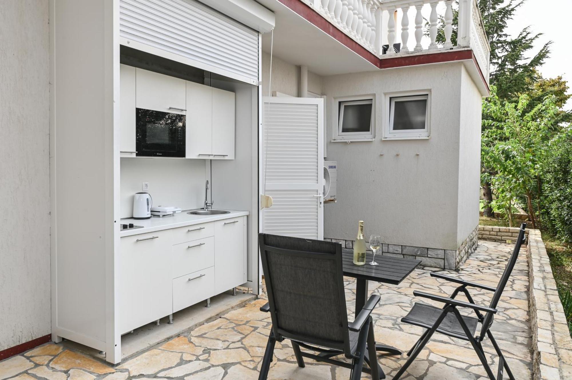 Seagull Pool Apartments & Studios Novalja Chambre photo