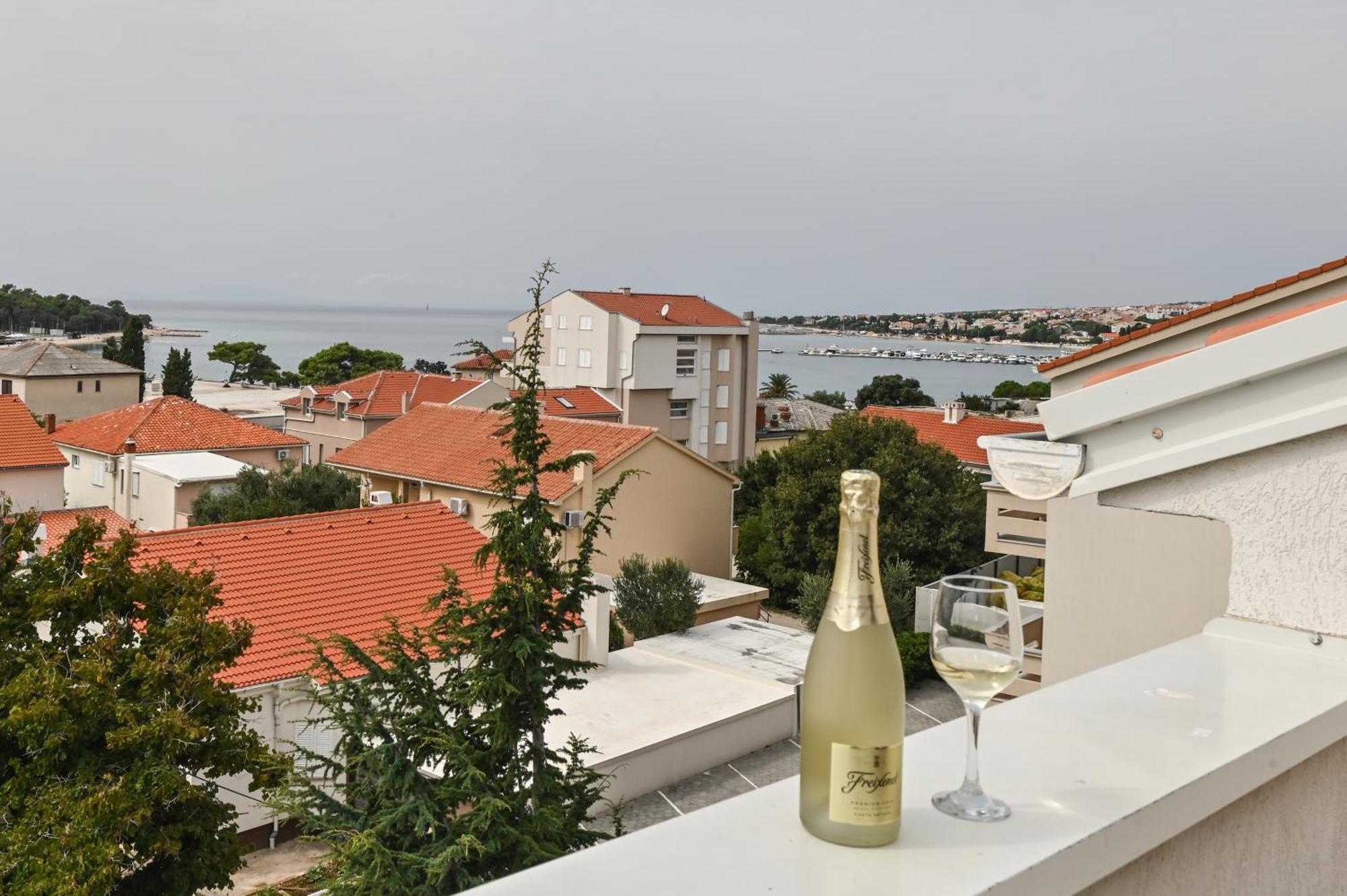 Seagull Pool Apartments & Studios Novalja Chambre photo