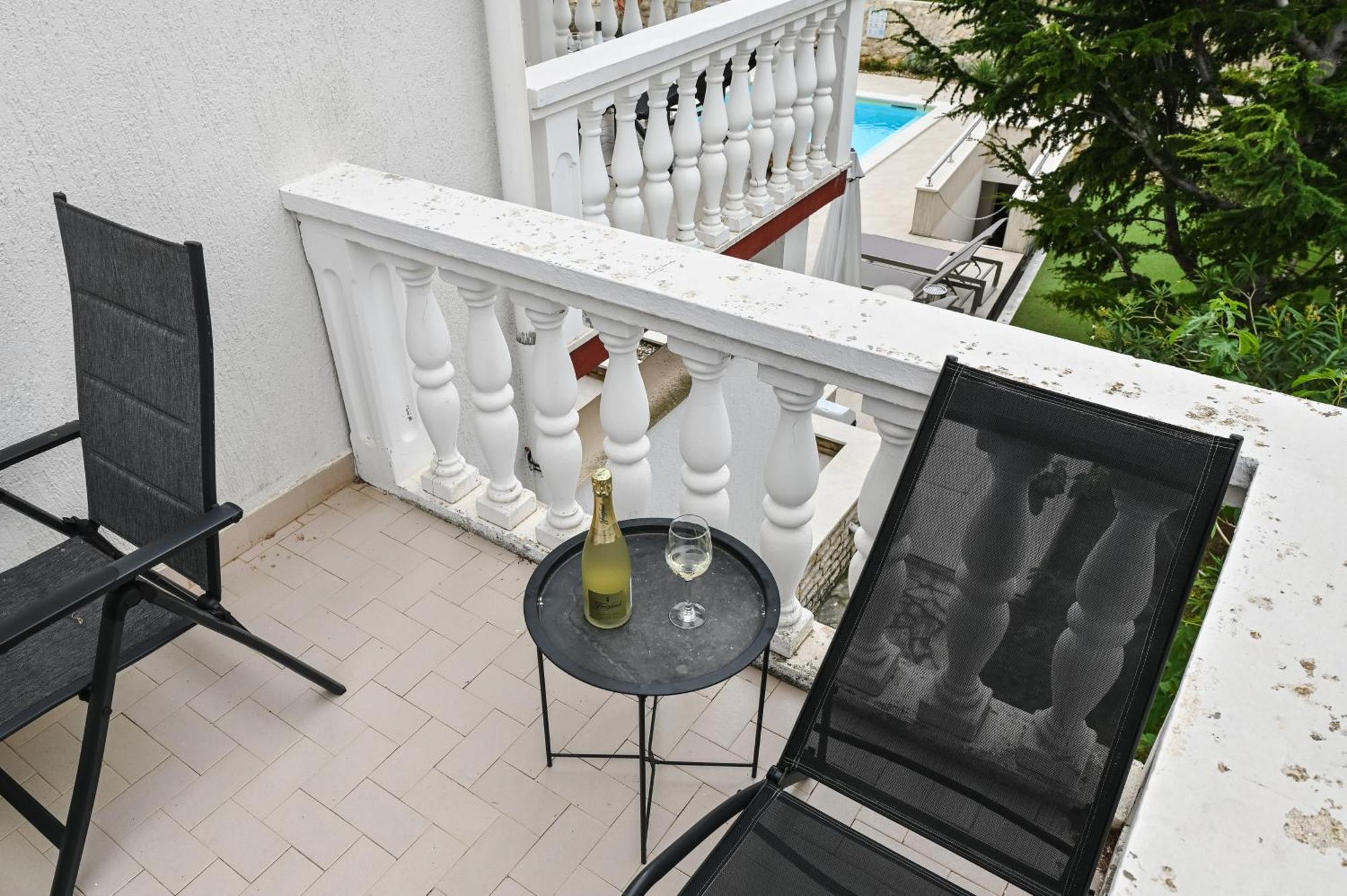 Seagull Pool Apartments & Studios Novalja Chambre photo